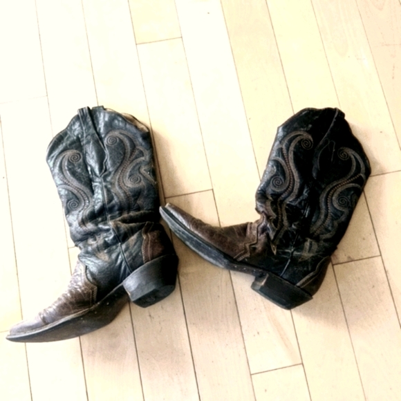 Corral Shoes - Vintage Corral Boots